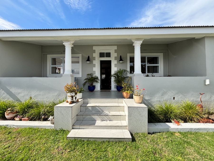 4 Bedroom Property for Sale in Gordons Bay Village Western Cape